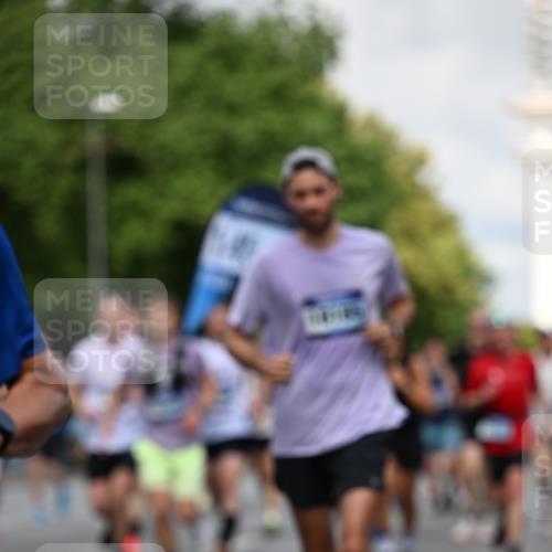 29.06.2025 - hella hamburg halbmarathon Dr. Thomas Lammeyer http://msf.ph/oto/8363094 29.06.2025 09:56:48 Kennedybrücke 1012, 1070, 1163, 1176, 1391, 1558, 1613, 1735, 1759, 1782, 2048, 2189, 2213, 2365, 2402, 2590, 2788, 2970, 3021, 3098, 3146, 3304, 3907, 3917, 3928, 4091, 4277, 4933, 4981, 4997, 5623, 5624, 5682, 5692, 6081, 6152, 6712, 6716, 7005, 7093, 7147, 7204, 7322, 7450, 7599, 7765, 8063, 8145, 8664, 8694, 8704, 8722, 8819, 9213, 9232, 9374, 9534, 9538, 9540, 9544, 9585, 9794, 10208, 10246, 10313, 10750, 10969, 11094, 11153, 11291, 11346 meine-sportfotos.de