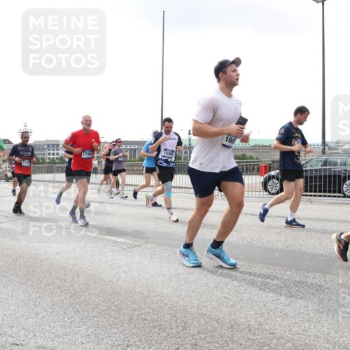 29.06.2025 - hella hamburg halbmarathon Lena Gebhardt http://msf.ph/oto/8363106 29.06.2025 10:39:21 Lombardsbrücke 3, 10516, 17368, 11313, 12391, 100, 1451, 1760, 1856, 1883, 2092, 2524, 2534, 2571, 2574, 2578, 2843, 2893, 2998, 3275, 3307, 3353, 3727, 3745, 4257, 4320, 4410, 4523, 4603, 4609, 4659, 4855, 4882, 4964, 5045, 5701, 6062, 6112, 6321, 6342, 6343, 6611, 6719, 6726, 6748, 7053, 7341, 7501, 7506, 7524, 7589, 7684, 7815, 8203, 8243, 8457, 8783, 8995, 9393, 9420, 9446, 9569, 9698, 9747, 9777, 9974, 9977, 10001, 10072, 10315, 10512, 10516, 13060 meine-sportfotos.de