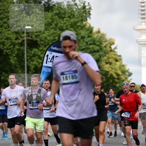 29.06.2025 - hella hamburg halbmarathon Dr. Thomas Lammeyer http://msf.ph/oto/8363110 29.06.2025 09:56:49 Kennedybrücke 1012, 1070, 1163, 1176, 1391, 1558, 1613, 1735, 1759, 1782, 2048, 2189, 2213, 2365, 2402, 2590, 2623, 2788, 2970, 3021, 3146, 3304, 3907, 3917, 3928, 4091, 4277, 4933, 4981, 4997, 5623, 5624, 5682, 5692, 6081, 6152, 6712, 6716, 7005, 7093, 7147, 7204, 7322, 7450, 7599, 7765, 8063, 8145, 8664, 8694, 8704, 8722, 8819, 9213, 9232, 9374, 9534, 9538, 9540, 9544, 9585, 9794, 10208, 10246, 10313, 10750, 10969, 11094, 11153, 11291 meine-sportfotos.de