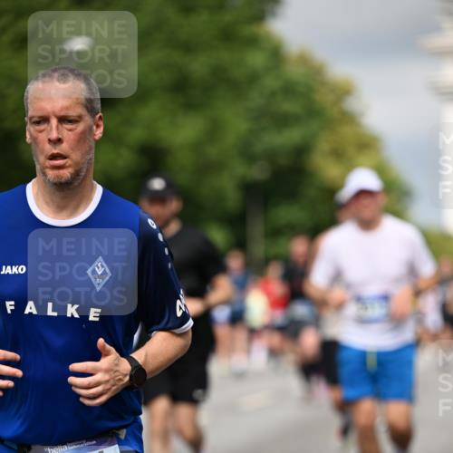 29.06.2025 - hella hamburg halbmarathon Dr. Thomas Lammeyer http://msf.ph/oto/8363141 29.06.2025 10:19:11 Kennedybrücke 1296, 1379, 1524, 1575, 1745, 1890, 2110, 2281, 3507, 3509, 3513, 3650, 4492, 4494, 4495, 4641, 5069, 5271, 5608, 5739, 5800, 5981, 5986, 6248, 6287, 6317, 6710, 7439, 7452, 7809, 7810, 8237, 8239, 8256, 8609, 9113, 9423, 9911, 9975, 9997, 10589, 10717, 10775, 10858, 11271 meine-sportfotos.de