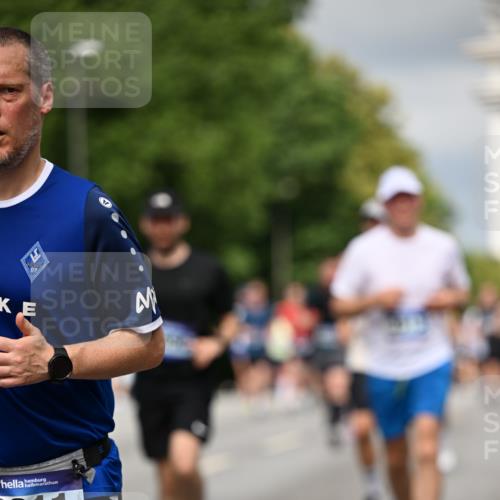 29.06.2025 - hella hamburg halbmarathon Dr. Thomas Lammeyer http://msf.ph/oto/8363153 29.06.2025 10:19:11 Kennedybrücke 1296, 1379, 1524, 1575, 1745, 1890, 2110, 2281, 3507, 3509, 3513, 3650, 4492, 4494, 4495, 4641, 5069, 5271, 5608, 5739, 5800, 5981, 5986, 6248, 6287, 6317, 6710, 7439, 7452, 7809, 7810, 8237, 8239, 8256, 8609, 9113, 9423, 9911, 9975, 9997, 10589, 10717, 10775, 10858, 11271 meine-sportfotos.de