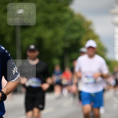 29.06.2025 - hella hamburg halbmarathon Dr. Thomas Lammeyer http://msf.ph/oto/8363180 29.06.2025 10:19:11 Kennedybrücke 1296, 1379, 1524, 1575, 1745, 1890, 2110, 2281, 3507, 3509, 3513, 3650, 4492, 4494, 4495, 4641, 5069, 5271, 5608, 5739, 5800, 5981, 5986, 6248, 6287, 6317, 6710, 7439, 7452, 7809, 7810, 8237, 8239, 8256, 8609, 9113, 9423, 9911, 9975, 9997, 10589, 10717, 10775, 10858, 11271 meine-sportfotos.de