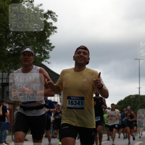 29.06.2025 - hella hamburg halbmarathon Yannick Fuchs http://msf.ph/oto/8363190 29.06.2025 10:53:18 20KM 2006, 2348, 2584, 2677, 2957, 2978, 3114, 3181, 3279, 3425, 3983, 4088, 4592, 5347, 5885, 6087, 6202, 6220, 6438, 6997, 7031, 7223, 7287, 8290, 10036, 10587, 10759, 10896, 10943, 11935, 11938, 12206, 12261, 12564, 12633, 12736, 12862, 13583, 13761, 14375, 14567, 14732, 14902, 14928, 14965, 15232, 15240, 15284, 15824, 16160, 16341, 16910, 16980, 17017, 17176, 17346, 17503, 17630, 18153, 18266, 18327, 18467, 18485, 18716, 19015, 19160 meine-sportfotos.de