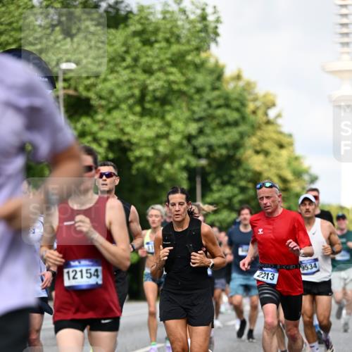 29.06.2025 - hella hamburg halbmarathon Dr. Thomas Lammeyer http://msf.ph/oto/8363196 29.06.2025 09:56:50 Kennedybrücke 1012, 1163, 1176, 1391, 1558, 1735, 1759, 2048, 2189, 2213, 2234, 2365, 2402, 2590, 2623, 2788, 2970, 3021, 3146, 3304, 3907, 3917, 3928, 4091, 4277, 4553, 4933, 4981, 4997, 5022, 5623, 5624, 5682, 5692, 6081, 6152, 6712, 6716, 7005, 7093, 7147, 7204, 7322, 7450, 7599, 7765, 8063, 8145, 8664, 8694, 8704, 8722, 8819, 9213, 9232, 9374, 9534, 9538, 9540, 9544, 9585, 9794, 10208, 10246, 10313, 10750, 10969, 11094, 11153, 11291 meine-sportfotos.de