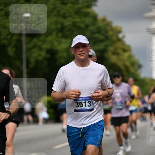 29.06.2025 - hella hamburg halbmarathon Dr. Thomas Lammeyer http://msf.ph/oto/8363213 29.06.2025 10:19:12 Kennedybrücke 1296, 1379, 1524, 1575, 1745, 1890, 2110, 2281, 3507, 3509, 3513, 3650, 4492, 4494, 4495, 4641, 5069, 5271, 5608, 5739, 5800, 5981, 5986, 6248, 6287, 6317, 6710, 7439, 7452, 7809, 7810, 8237, 8239, 8256, 8609, 9113, 9423, 9911, 9975, 9997, 10589, 10717, 10775, 10858, 11271 meine-sportfotos.de