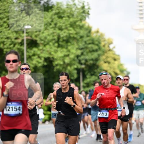 29.06.2025 - hella hamburg halbmarathon Dr. Thomas Lammeyer http://msf.ph/oto/8363231 29.06.2025 09:56:50 Kennedybrücke 1012, 1163, 1176, 1391, 1558, 1735, 1759, 2048, 2189, 2213, 2234, 2365, 2402, 2590, 2623, 2788, 2970, 3021, 3146, 3304, 3907, 3917, 3928, 4091, 4277, 4553, 4933, 4981, 4997, 5022, 5623, 5624, 5682, 5692, 6081, 6152, 6712, 6716, 7005, 7093, 7147, 7204, 7322, 7450, 7599, 7765, 8063, 8145, 8664, 8694, 8704, 8722, 8819, 9213, 9232, 9374, 9534, 9538, 9540, 9544, 9585, 9794, 10208, 10246, 10313, 10750, 10969, 11094, 11153, 11291 meine-sportfotos.de