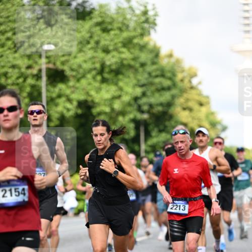 29.06.2025 - hella hamburg halbmarathon Dr. Thomas Lammeyer http://msf.ph/oto/8363245 29.06.2025 09:56:50 Kennedybrücke 1012, 1163, 1176, 1391, 1558, 1735, 1759, 2048, 2189, 2213, 2234, 2365, 2402, 2590, 2623, 2788, 2970, 3021, 3146, 3304, 3907, 3917, 3928, 4091, 4277, 4553, 4933, 4981, 4997, 5022, 5623, 5624, 5682, 5692, 6081, 6152, 6712, 6716, 7005, 7093, 7147, 7204, 7322, 7450, 7599, 7765, 8063, 8145, 8664, 8694, 8704, 8722, 8819, 9213, 9232, 9374, 9534, 9538, 9540, 9544, 9585, 9794, 10208, 10246, 10313, 10750, 10969, 11094, 11153, 11291 meine-sportfotos.de