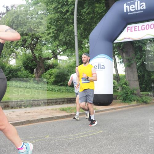 29.06.2025 - hella hamburg halbmarathon KatJ http://msf.ph/oto/8363247 29.06.2025 10:22:43 Zwischen KM18-KM19 1910, 1959, 2836, 6473 meine-sportfotos.de