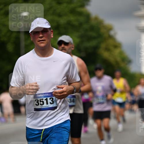 29.06.2025 - hella hamburg halbmarathon Dr. Thomas Lammeyer http://msf.ph/oto/8363254 29.06.2025 10:19:13 Kennedybrücke 1296, 1379, 1524, 1575, 1745, 1890, 2110, 2281, 3507, 3509, 3513, 3650, 4492, 4494, 4495, 5069, 5271, 5608, 5739, 5800, 5981, 5986, 6248, 6287, 6317, 6710, 7439, 7452, 7809, 7810, 8237, 8239, 8256, 8609, 9113, 9423, 9657, 9911, 9975, 9997, 10775, 10858, 11271 meine-sportfotos.de