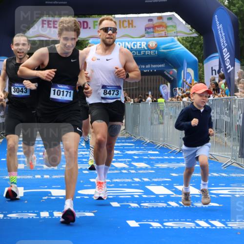 29.06.2025 - hella hamburg halbmarathon Strokosch-Dieckow http://msf.ph/oto/8363292 29.06.2025 10:29:08 Ziel 3043, 8473, 10171, 10351, 16157, 18874, 19194 meine-sportfotos.de