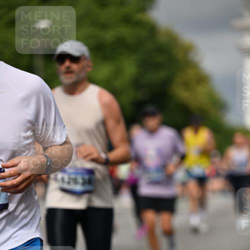 29.06.2025 - hella hamburg halbmarathon Dr. Thomas Lammeyer http://msf.ph/oto/8363296 29.06.2025 10:19:13 Kennedybrücke 1296, 1379, 1524, 1575, 1745, 1890, 2110, 2281, 3507, 3509, 3513, 3650, 4492, 4494, 4495, 5069, 5271, 5608, 5739, 5800, 5981, 5986, 6248, 6287, 6317, 6710, 7439, 7452, 7809, 7810, 8237, 8239, 8256, 8609, 9113, 9423, 9657, 9911, 9975, 9997, 10775, 10858, 11271 meine-sportfotos.de