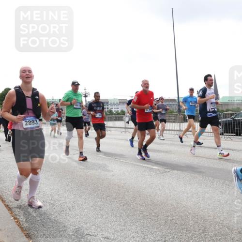 29.06.2025 - hella hamburg halbmarathon Lena Gebhardt http://msf.ph/oto/8363315 29.06.2025 10:39:21 Lombardsbrücke 2998, 2893, 10516, 17368, 11313, 2092, 1239, 1451, 1760, 1856, 1883, 2092, 2524, 2534, 2571, 2574, 2578, 2843, 2893, 2998, 3275, 3307, 3353, 3727, 3745, 4257, 4320, 4410, 4523, 4603, 4609, 4659, 4855, 4882, 4964, 5045, 5701, 6062, 6112, 6321, 6342, 6343, 6611, 6719, 6726, 6748, 7053, 7341, 7501, 7506, 7524, 7589, 7684, 7815, 8203, 8243, 8457, 8783, 8995, 9393, 9420, 9446, 9569, 9698, 9747, 9777, 9974, 9977, 10001, 10072, 10315, 10512, 10516, 13060 meine-sportfotos.de