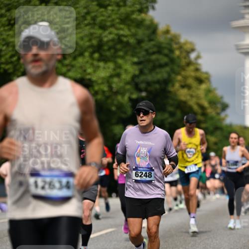 29.06.2025 - hella hamburg halbmarathon Dr. Thomas Lammeyer http://msf.ph/oto/8363320 29.06.2025 10:19:14 Kennedybrücke 1296, 1379, 1524, 1575, 1745, 1890, 2110, 2281, 3513, 3650, 4492, 4494, 4495, 5069, 5271, 5608, 5739, 5981, 5986, 6248, 6287, 6317, 6710, 7439, 7452, 7809, 7810, 8237, 8239, 8256, 8609, 9113, 9423, 9657, 9911, 9975, 9997, 10775, 10858, 11271 meine-sportfotos.de