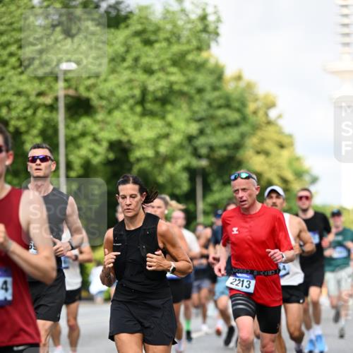 29.06.2025 - hella hamburg halbmarathon Dr. Thomas Lammeyer http://msf.ph/oto/8363361 29.06.2025 09:56:50 Kennedybrücke 1012, 1163, 1176, 1391, 1558, 1735, 1759, 2048, 2189, 2213, 2234, 2365, 2402, 2590, 2623, 2788, 2970, 3021, 3146, 3304, 3907, 3917, 3928, 4091, 4277, 4553, 4933, 4981, 4997, 5022, 5623, 5624, 5682, 5692, 6081, 6152, 6712, 6716, 7005, 7093, 7147, 7204, 7322, 7450, 7599, 7765, 8063, 8145, 8664, 8694, 8704, 8722, 8819, 9213, 9232, 9374, 9534, 9538, 9540, 9544, 9585, 9794, 10208, 10246, 10313, 10750, 10969, 11094, 11153, 11291 meine-sportfotos.de