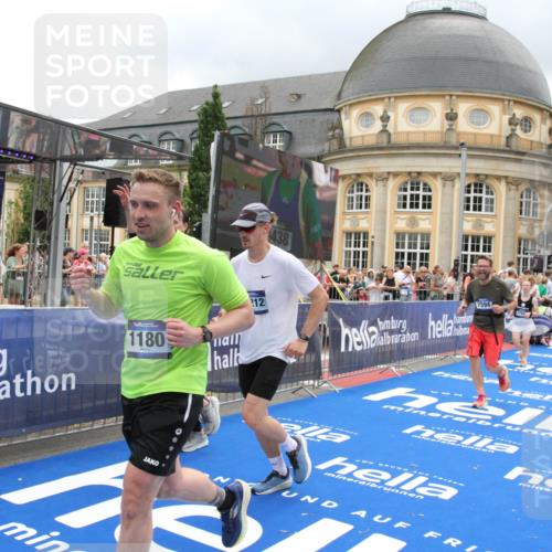 29.06.2025 - hella hamburg halbmarathon Michael Strokosch http://msf.ph/oto/8363368 29.06.2025 10:56:09 Ziel 1180, 3042, 3058, 4594, 4813, 5492, 5570, 7594, 8330, 12545, 17640, 17642, 18212 meine-sportfotos.de