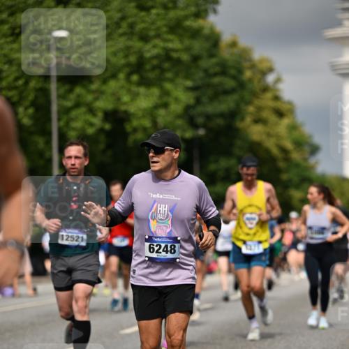 29.06.2025 - hella hamburg halbmarathon Dr. Thomas Lammeyer http://msf.ph/oto/8363387 29.06.2025 10:19:15 Kennedybrücke 1296, 1379, 1524, 1575, 1890, 2110, 3513, 3650, 4492, 4494, 4495, 5069, 5271, 5608, 5739, 5981, 5986, 6248, 6287, 6317, 6710, 7439, 7452, 7809, 7810, 8237, 8256, 8609, 9113, 9423, 9657, 9911, 9975, 9997, 10775, 10858 meine-sportfotos.de