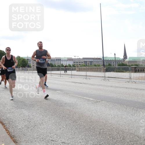 29.06.2025 - hella hamburg halbmarathon Lena Gebhardt http://msf.ph/oto/8363396 29.06.2025 10:14:19 Lombardsbrücke 8057, 6089, 3939, 1194, 1406, 1480, 1890, 2494, 2990, 3020, 3154, 3756, 3834, 3939, 4032, 4962, 5670, 6028, 6083, 6089, 6287, 6366, 6710, 7209, 7442, 7802, 7840, 7991, 8001, 8057, 8147, 8409, 8892, 9845, 9886, 10224, 10442, 10443, 11987, 12467, 12938, 13237, 13285, 13788, 14488, 15482, 15840, 16126, 17439, 17985, 18041, 18236, 18239 meine-sportfotos.de