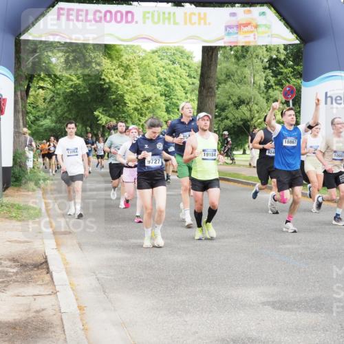 29.06.2025 - hella hamburg halbmarathon MichiJ http://msf.ph/oto/8363435 29.06.2025 10:43:28 Zwischen KM18-KM19 1972, 2083, 2741, 2982, 2996, 4152, 4594, 4813, 5418, 7037, 7547, 8968, 9246, 9727, 9903, 10093, 10133, 10408, 10665, 13064, 13245, 13474, 16121, 16434, 16679, 17468, 17758, 17828, 18117, 18125, 18208, 18867, 18899, 19184 meine-sportfotos.de