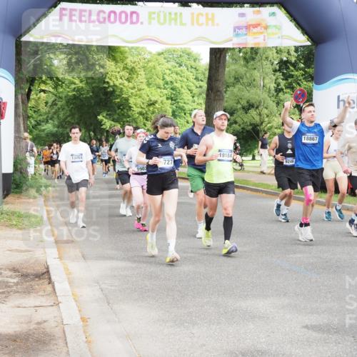29.06.2025 - hella hamburg halbmarathon MichiJ http://msf.ph/oto/8363447 29.06.2025 10:43:28 Zwischen KM18-KM19 1972, 2083, 2741, 2982, 2996, 4152, 4594, 4813, 5418, 7037, 7547, 8968, 9246, 9727, 9903, 10093, 10133, 10408, 10665, 13064, 13245, 13474, 16121, 16434, 16679, 17468, 17758, 17828, 18117, 18125, 18208, 18867, 18899, 19184 meine-sportfotos.de