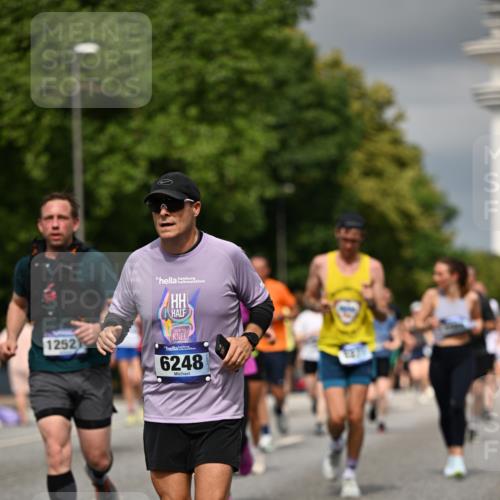 29.06.2025 - hella hamburg halbmarathon Dr. Thomas Lammeyer http://msf.ph/oto/8363469 29.06.2025 10:19:15 Kennedybrücke 1296, 1379, 1524, 1575, 1890, 2110, 3513, 3650, 4492, 4494, 4495, 5069, 5271, 5608, 5739, 5981, 5986, 6248, 6287, 6317, 6710, 7439, 7452, 7809, 7810, 8237, 8256, 8609, 9113, 9423, 9657, 9911, 9975, 9997, 10775, 10858 meine-sportfotos.de