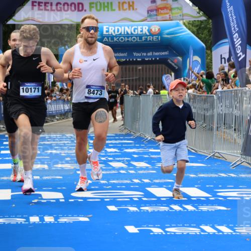 29.06.2025 - hella hamburg halbmarathon Strokosch-Dieckow http://msf.ph/oto/8363475 29.06.2025 10:29:08 Ziel 3043, 8473, 10171, 10351, 16157, 18874, 19194 meine-sportfotos.de