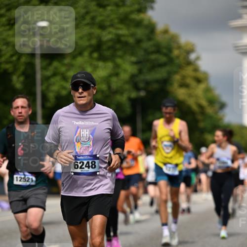 29.06.2025 - hella hamburg halbmarathon Dr. Thomas Lammeyer http://msf.ph/oto/8363506 29.06.2025 10:19:15 Kennedybrücke 1296, 1379, 1524, 1575, 1890, 2110, 3513, 3650, 4492, 4494, 4495, 5069, 5271, 5608, 5739, 5981, 5986, 6248, 6287, 6317, 6710, 7439, 7452, 7809, 7810, 8237, 8256, 8609, 9113, 9423, 9657, 9911, 9975, 9997, 10775, 10858 meine-sportfotos.de