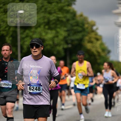29.06.2025 - hella hamburg halbmarathon Dr. Thomas Lammeyer http://msf.ph/oto/8363514 29.06.2025 10:19:15 Kennedybrücke 1296, 1379, 1524, 1575, 1890, 2110, 3513, 3650, 4492, 4494, 4495, 5069, 5271, 5608, 5739, 5981, 5986, 6248, 6287, 6317, 6710, 7439, 7452, 7809, 7810, 8237, 8256, 8609, 9113, 9423, 9657, 9911, 9975, 9997, 10775, 10858 meine-sportfotos.de