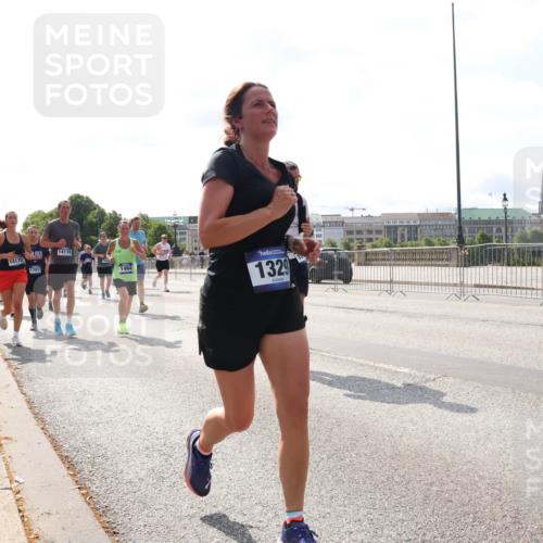 29.06.2025 - hella hamburg halbmarathon Lena Gebhardt http://msf.ph/oto/8363574 29.06.2025 10:01:47 Lombardsbrücke 14175, 17017, 14176, 1464, 1329, 3039, 1184, 1329, 1364, 1464, 1653, 1722, 1724, 1729, 1881, 1940, 2167, 2591, 2806, 2957, 3039, 3199, 3425, 3663, 4286, 4319, 4322, 4328, 4370, 4649, 4663, 5547, 5570, 5602, 5603, 5675, 5742, 6087, 6281, 6302, 6327, 6438, 6595, 6921, 6924, 7189, 7287, 8030, 8191, 8392, 8578, 8691, 8822, 8926, 9230, 9741, 10177, 10281, 10301, 10576, 10882, 10915, 11043, 11465, 14471, 14660, 14677, 16420 meine-sportfotos.de