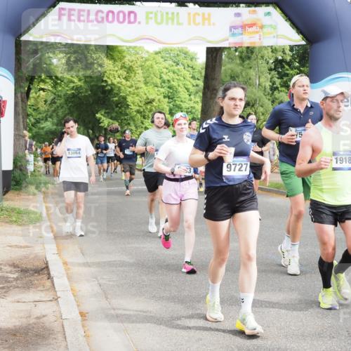 29.06.2025 - hella hamburg halbmarathon MichiJ http://msf.ph/oto/8363599 29.06.2025 10:43:30 Zwischen KM18-KM19 1972, 2083, 2250, 2741, 2982, 2996, 4152, 4594, 4813, 7037, 7547, 8968, 9246, 9727, 9903, 10093, 10133, 10408, 10665, 13064, 16121, 16434, 17828, 18117, 18208, 18867, 18899, 19184 meine-sportfotos.de