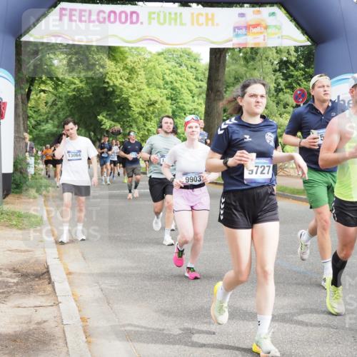 29.06.2025 - hella hamburg halbmarathon MichiJ http://msf.ph/oto/8363612 29.06.2025 10:43:30 Zwischen KM18-KM19 1972, 2083, 2250, 2741, 2982, 2996, 4152, 4594, 4813, 7037, 7547, 8968, 9246, 9727, 9903, 10093, 10133, 10408, 10665, 13064, 16121, 16434, 17828, 18117, 18208, 18867, 18899, 19184 meine-sportfotos.de