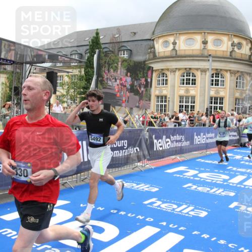 29.06.2025 - hella hamburg halbmarathon Michael Strokosch http://msf.ph/oto/8363625 29.06.2025 10:56:15 Ziel 1193, 4594, 4813, 5465, 5492, 5570, 8330, 8639, 9903, 9907, 10789, 12348, 12545, 14363, 15484, 16113, 16634, 17468, 17642, 19152 meine-sportfotos.de
