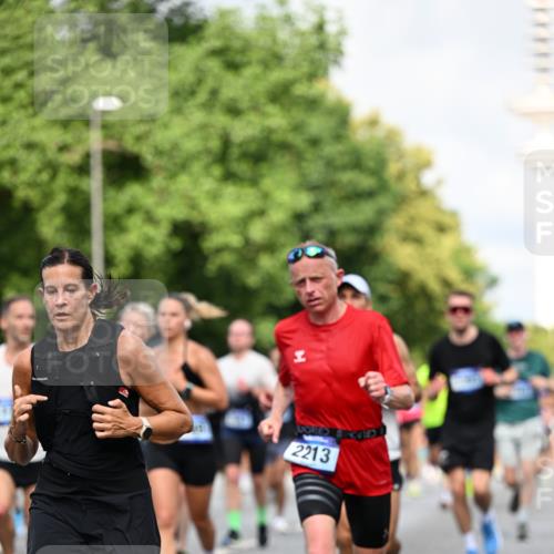 29.06.2025 - hella hamburg halbmarathon Dr. Thomas Lammeyer http://msf.ph/oto/8363629 29.06.2025 09:56:51 Kennedybrücke 1012, 1163, 1176, 1391, 1558, 1735, 1759, 2048, 2189, 2213, 2234, 2365, 2402, 2590, 2623, 2788, 2970, 3021, 3146, 3304, 3907, 3917, 3928, 4091, 4277, 4310, 4553, 4933, 4981, 4997, 5022, 5623, 5624, 5682, 5692, 6081, 6152, 6375, 6712, 6716, 7005, 7093, 7147, 7204, 7322, 7450, 7765, 8063, 8145, 8664, 8694, 8704, 8722, 8819, 9213, 9232, 9374, 9534, 9538, 9540, 9544, 9585, 9794, 10208, 10246, 10313, 10969, 11094, 11153, 11291 meine-sportfotos.de