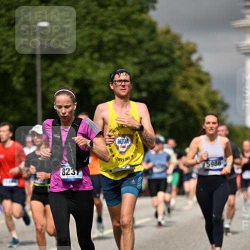 29.06.2025 - hella hamburg halbmarathon Dr. Thomas Lammeyer http://msf.ph/oto/8363631 29.06.2025 10:19:17 Kennedybrücke 1379, 1524, 1575, 1890, 2110, 2494, 3513, 3650, 4007, 4492, 4494, 4495, 5069, 5271, 5739, 5981, 5986, 6248, 6287, 6317, 7439, 7452, 7809, 7810, 8237, 8609, 9113, 9423, 9657, 9911, 9975, 9997, 10775, 10858, 10963 meine-sportfotos.de