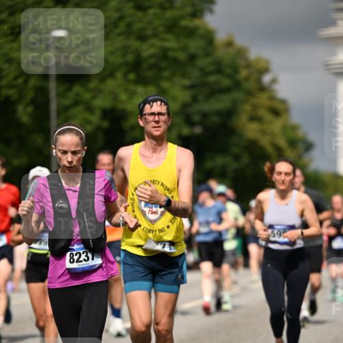 29.06.2025 - hella hamburg halbmarathon Dr. Thomas Lammeyer http://msf.ph/oto/8363646 29.06.2025 10:19:17 Kennedybrücke 1379, 1524, 1575, 1890, 2110, 2494, 3513, 3650, 4007, 4492, 4494, 4495, 5069, 5271, 5739, 5981, 5986, 6248, 6287, 6317, 7439, 7452, 7809, 7810, 8237, 8609, 9113, 9423, 9657, 9911, 9975, 9997, 10775, 10858, 10963 meine-sportfotos.de
