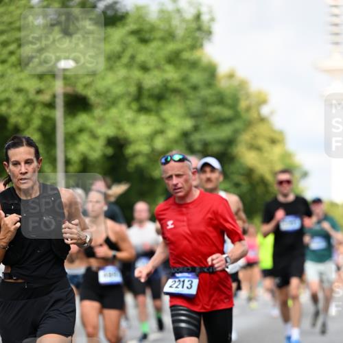 29.06.2025 - hella hamburg halbmarathon Dr. Thomas Lammeyer http://msf.ph/oto/8363676 29.06.2025 09:56:51 Kennedybrücke 1012, 1163, 1176, 1391, 1558, 1735, 1759, 2048, 2189, 2213, 2234, 2365, 2402, 2590, 2623, 2788, 2970, 3021, 3146, 3304, 3907, 3917, 3928, 4091, 4277, 4310, 4553, 4933, 4981, 4997, 5022, 5623, 5624, 5682, 5692, 6081, 6152, 6375, 6712, 6716, 7005, 7093, 7147, 7204, 7322, 7450, 7765, 8063, 8145, 8664, 8694, 8704, 8722, 8819, 9213, 9232, 9374, 9534, 9538, 9540, 9544, 9585, 9794, 10208, 10246, 10313, 10969, 11094, 11153, 11291 meine-sportfotos.de