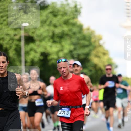29.06.2025 - hella hamburg halbmarathon Dr. Thomas Lammeyer http://msf.ph/oto/8363694 29.06.2025 09:56:51 Kennedybrücke 1012, 1163, 1176, 1391, 1558, 1735, 1759, 2048, 2189, 2213, 2234, 2365, 2402, 2590, 2623, 2788, 2970, 3021, 3146, 3304, 3907, 3917, 3928, 4091, 4277, 4310, 4553, 4933, 4981, 4997, 5022, 5623, 5624, 5682, 5692, 6081, 6152, 6375, 6712, 6716, 7005, 7093, 7147, 7204, 7322, 7450, 7765, 8063, 8145, 8664, 8694, 8704, 8722, 8819, 9213, 9232, 9374, 9534, 9538, 9540, 9544, 9585, 9794, 10208, 10246, 10313, 10969, 11094, 11153, 11291 meine-sportfotos.de