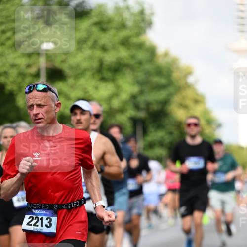 29.06.2025 - hella hamburg halbmarathon Dr. Thomas Lammeyer http://msf.ph/oto/8363766 29.06.2025 09:56:52 Kennedybrücke 1012, 1163, 1176, 1391, 1558, 1735, 1759, 2048, 2189, 2213, 2234, 2365, 2402, 2590, 2623, 2788, 2970, 3021, 3146, 3304, 3907, 3917, 4091, 4277, 4310, 4553, 4933, 4997, 5022, 5623, 5624, 5682, 5692, 6081, 6152, 6375, 6460, 6712, 6716, 7005, 7093, 7147, 7204, 7322, 7450, 7765, 8063, 8145, 8694, 8704, 8722, 8819, 9213, 9232, 9303, 9305, 9374, 9534, 9538, 9544, 9585, 9794, 10208, 10246, 10313, 10969, 11094, 11153, 11291 meine-sportfotos.de