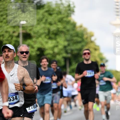 29.06.2025 - hella hamburg halbmarathon Dr. Thomas Lammeyer http://msf.ph/oto/8363804 29.06.2025 09:56:53 Kennedybrücke 1012, 1163, 1176, 1391, 1558, 1735, 1759, 2048, 2189, 2213, 2234, 2365, 2402, 2590, 2623, 2788, 2970, 3021, 3146, 3304, 3907, 3917, 4091, 4277, 4310, 4553, 4933, 4997, 5022, 5623, 5624, 5682, 5692, 6081, 6203, 6375, 6460, 6712, 7093, 7147, 7204, 7322, 7450, 7765, 8063, 8145, 8694, 8704, 8722, 8819, 9213, 9232, 9303, 9305, 9374, 9534, 9538, 9544, 9585, 9794, 10208, 10246, 10313, 10969, 11094, 11153, 11291 meine-sportfotos.de