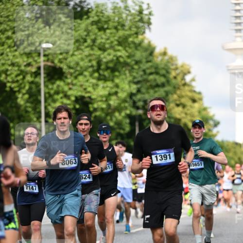 29.06.2025 - hella hamburg halbmarathon Dr. Thomas Lammeyer http://msf.ph/oto/8363851 29.06.2025 09:56:54 Kennedybrücke 1012, 1163, 1176, 1391, 1558, 1735, 1759, 2048, 2189, 2213, 2234, 2365, 2402, 2590, 2623, 2788, 2970, 3021, 3146, 3304, 3907, 4091, 4277, 4310, 4553, 4933, 4997, 5022, 5623, 5624, 5682, 5692, 6081, 6203, 6375, 6460, 6712, 7147, 7204, 7322, 7450, 7765, 8063, 8145, 8704, 8722, 8819, 9213, 9232, 9303, 9305, 9374, 9534, 9538, 9544, 9585, 9794, 10208, 10246, 10313, 10969, 11094, 11153, 11291 meine-sportfotos.de