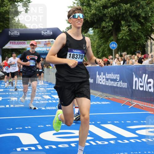 29.06.2025 - hella hamburg halbmarathon Strokosch-Dieckow http://msf.ph/oto/8363898 29.06.2025 10:50:46 Ziel 1466, 2234, 2788, 3654, 3947, 4839, 5018, 5115, 6712, 7052, 7134, 7952, 8205, 8657, 10750, 11356, 13701, 15395, 15426, 15643, 15720, 17129, 17908, 18182, 18229, 18370, 18820 meine-sportfotos.de