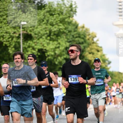 29.06.2025 - hella hamburg halbmarathon Dr. Thomas Lammeyer http://msf.ph/oto/8363901 29.06.2025 09:56:54 Kennedybrücke 1012, 1163, 1176, 1391, 1558, 1735, 1759, 2048, 2189, 2213, 2234, 2365, 2402, 2590, 2623, 2788, 2970, 3021, 3146, 3304, 3907, 4091, 4277, 4310, 4553, 4933, 4997, 5022, 5623, 5624, 5682, 5692, 6081, 6203, 6375, 6460, 6712, 7147, 7204, 7322, 7450, 7765, 8063, 8145, 8704, 8722, 8819, 9213, 9232, 9303, 9305, 9374, 9534, 9538, 9544, 9585, 9794, 10208, 10246, 10313, 10969, 11094, 11153, 11291 meine-sportfotos.de