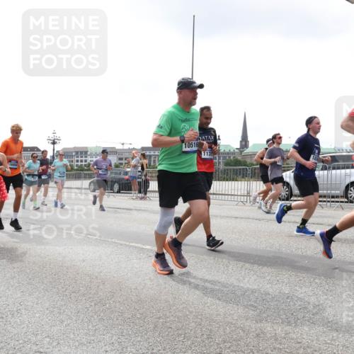 29.06.2025 - hella hamburg halbmarathon Lena Gebhardt http://msf.ph/oto/8363942 29.06.2025 10:39:23 Lombardsbrücke 6866, 340, 14871, 16884, 10516, 1131, 17368, 1760, 1856, 1883, 2092, 2524, 2534, 2571, 2574, 2578, 2843, 2893, 2998, 3275, 3307, 3353, 3727, 3745, 4410, 4523, 4603, 4609, 4659, 4855, 4882, 5045, 5701, 6062, 6112, 6321, 6342, 6343, 6427, 6428, 6611, 6719, 6726, 6748, 7053, 7199, 7341, 7501, 7506, 7524, 7589, 7684, 7815, 8203, 8243, 8457, 8783, 8995, 9393, 9420, 9446, 9569, 9698, 9747, 9777, 9974, 9977, 10001, 10072, 10315, 10512, 10516, 13060 meine-sportfotos.de