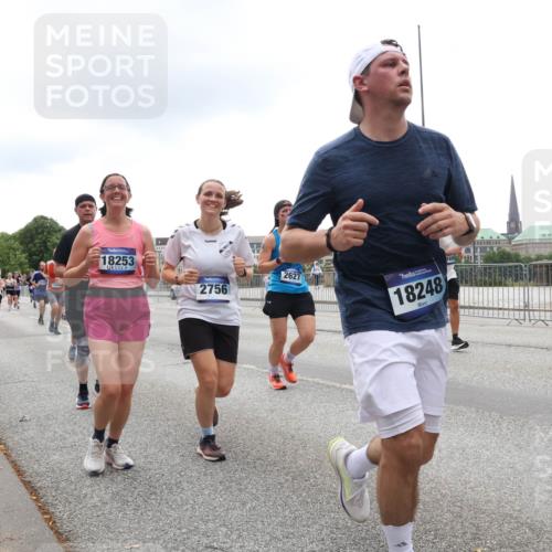 29.06.2025 - hella hamburg halbmarathon Lena Gebhardt http://msf.ph/oto/8363968 29.06.2025 10:48:30 Lombardsbrücke 6143, 18253, 2756, 2627, 18248, 169, 1142, 1157, 1167, 1174, 1175, 1584, 1645, 1701, 2037, 2195, 2418, 2437, 2438, 2475, 2627, 2650, 2716, 2756, 2909, 2958, 3224, 3320, 3468, 3504, 3661, 3679, 3933, 4327, 4588, 5010, 5585, 5781, 5952, 6143, 7203, 7393, 7394, 7532, 7947, 7948, 8461, 8521, 8719, 8760, 8948, 9775, 9787, 9921, 10059, 10145, 10204, 10366, 10654, 10656, 10794, 11364, 11365, 11548, 11742, 11781, 13814, 13845, 15715, 16498, 16499, 16701 meine-sportfotos.de