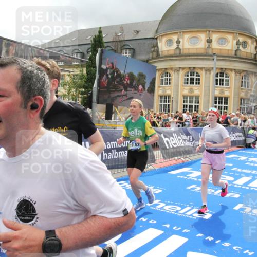 29.06.2025 - hella hamburg halbmarathon Michael Strokosch http://msf.ph/oto/8364014 29.06.2025 10:56:21 Ziel 1193, 4029, 5465, 5672, 7547, 9903, 10789, 11231, 11309, 12348, 15300, 15484, 16113, 16375, 16634, 17468, 18117, 18495, 18652, 18741, 19152 meine-sportfotos.de