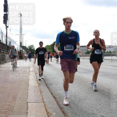 29.06.2025 - hella hamburg halbmarathon Lena Gebhardt http://msf.ph/oto/8364022 29.06.2025 10:14:21 Lombardsbrücke 8057, 8409, 7442, 1194, 1406, 1728, 1890, 2494, 2990, 3020, 3154, 3756, 3834, 3939, 4032, 4962, 5670, 6028, 6083, 6089, 6287, 6366, 6710, 7209, 7442, 7802, 7840, 7991, 8001, 8057, 8147, 8409, 8892, 9845, 9886, 10224, 10442, 10443, 10610, 11987, 12467, 12938, 13237, 13285, 13788, 14488, 15482, 15840, 16126, 17439, 17985, 18041, 18236, 18239 meine-sportfotos.de
