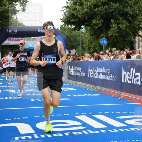 29.06.2025 - hella hamburg halbmarathon Strokosch-Dieckow http://msf.ph/oto/8364060 29.06.2025 10:50:46 Ziel 1466, 2234, 2788, 3654, 3947, 4839, 5018, 5115, 6712, 7052, 7134, 7952, 8205, 8657, 10750, 11356, 13701, 15395, 15426, 15643, 15720, 17129, 17908, 18182, 18229, 18370, 18820 meine-sportfotos.de