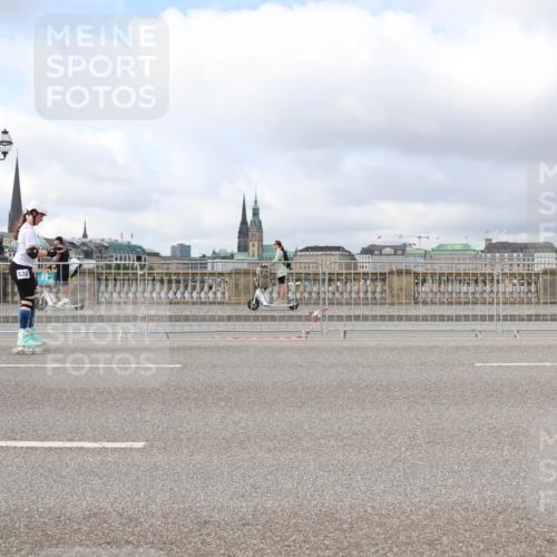 29.06.2025 - hella hamburg halbmarathon Lena Gebhardt http://msf.ph/oto/8364147 29.06.2025 09:10:50 Lombardsbrücke 538 meine-sportfotos.de