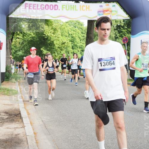 29.06.2025 - hella hamburg halbmarathon MichiJ http://msf.ph/oto/8364162 29.06.2025 10:43:35 Zwischen KM18-KM19 1130, 1485, 2250, 5492, 7547, 8825, 8968, 9246, 9903, 10133, 10408, 10665, 12014, 12196, 14139, 14737, 15090, 15431, 18867 meine-sportfotos.de