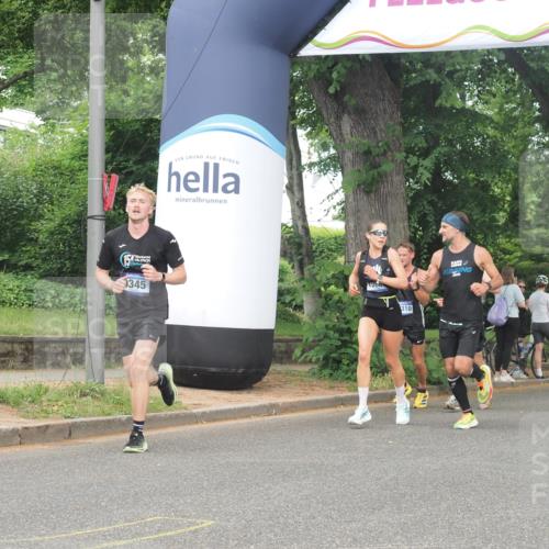 29.06.2025 - hella hamburg halbmarathon KatJ http://msf.ph/oto/8364253 29.06.2025 10:22:50 Zwischen KM18-KM19 4246 meine-sportfotos.de
