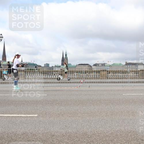 29.06.2025 - hella hamburg halbmarathon Lena Gebhardt http://msf.ph/oto/8364275 29.06.2025 09:10:50 Lombardsbrücke 538 meine-sportfotos.de